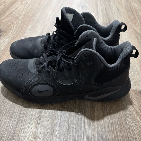 Men’s size 14 Nikes. - Picture 3 of 6